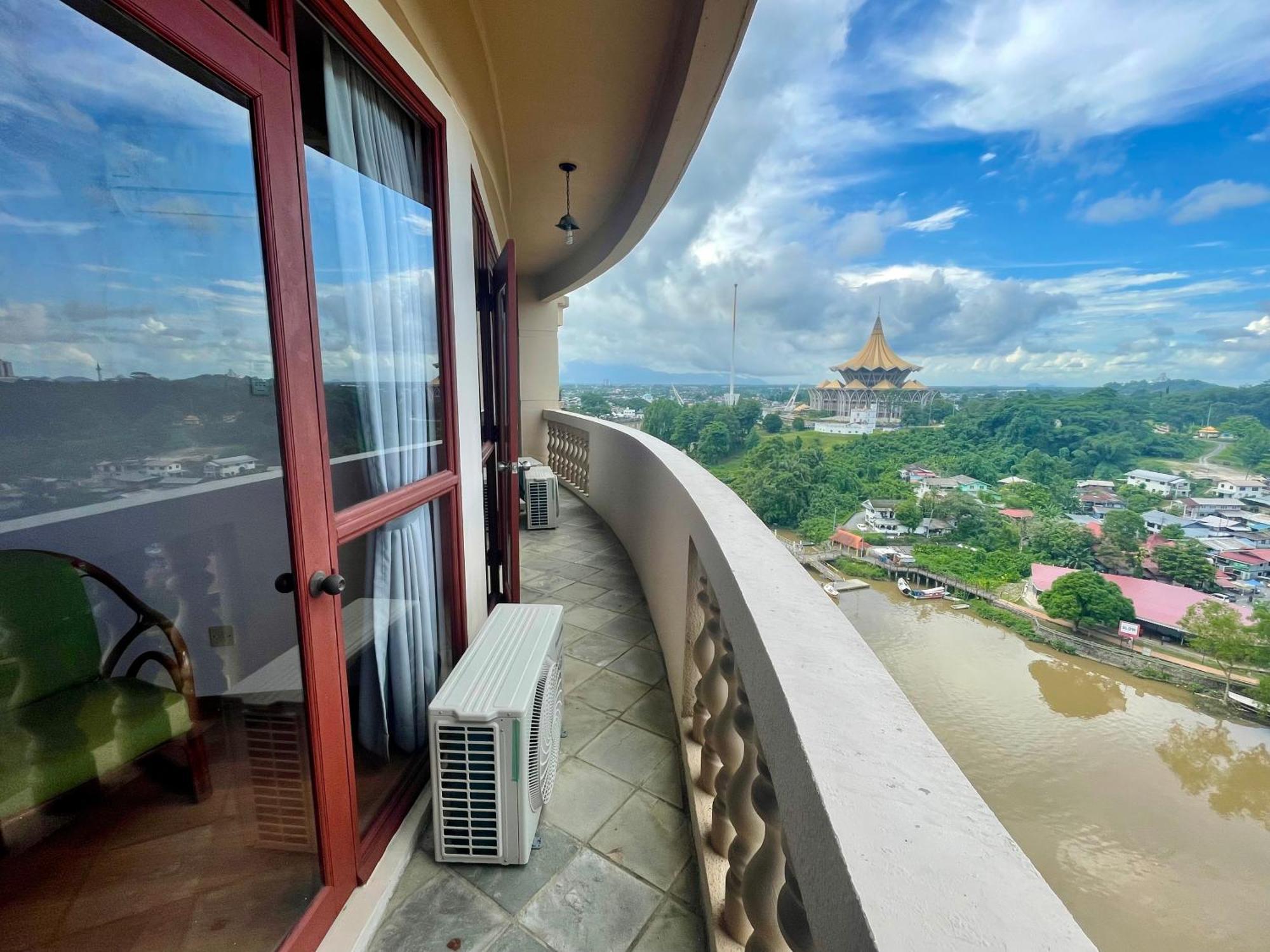 Kuching City Center Riverbank Suites With Marvelous River View Exterior foto